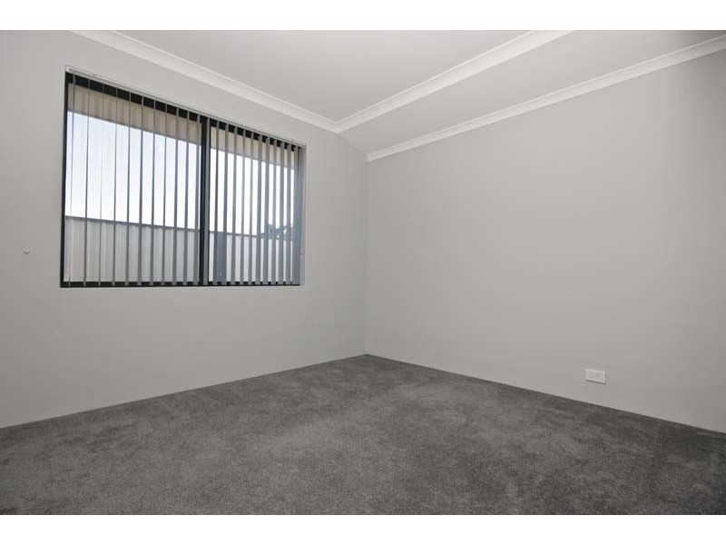 4 Leichhardt Crossing, Hammond Park WA 6164