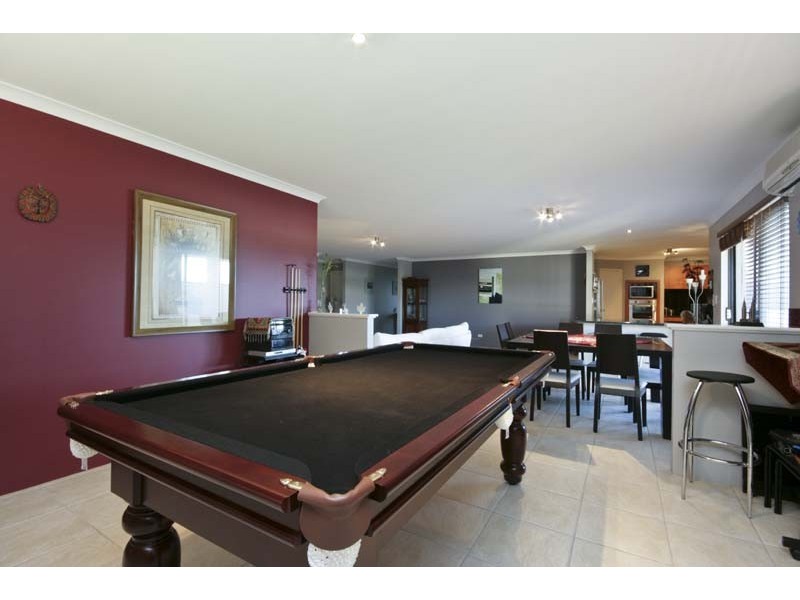 4 Leichhardt Crossing, Hammond Park WA 6164