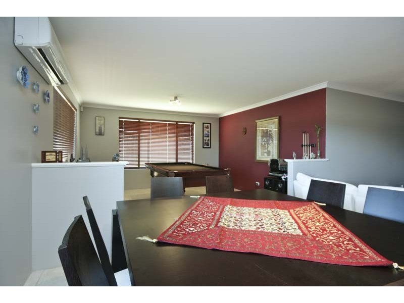 4 Leichhardt Crossing, Hammond Park WA 6164