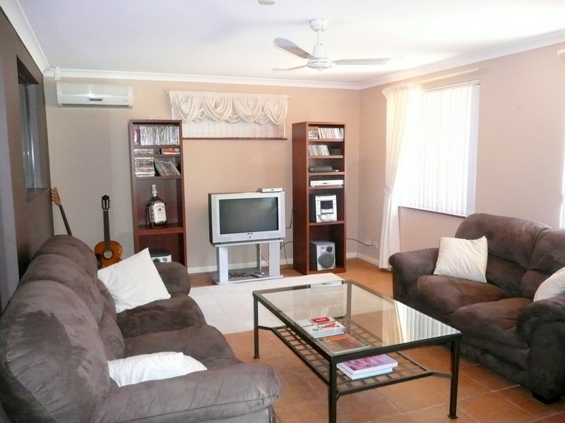 8 Plumridge Way, South Lake WA 6164