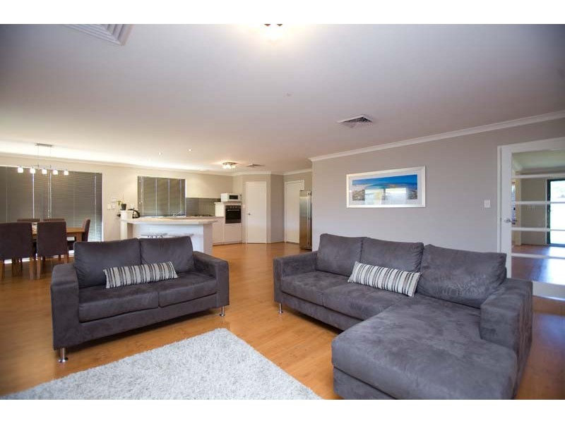 24 Boogalla Court, South Lake WA 6164