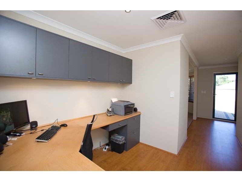 24 Boogalla Court, South Lake WA 6164