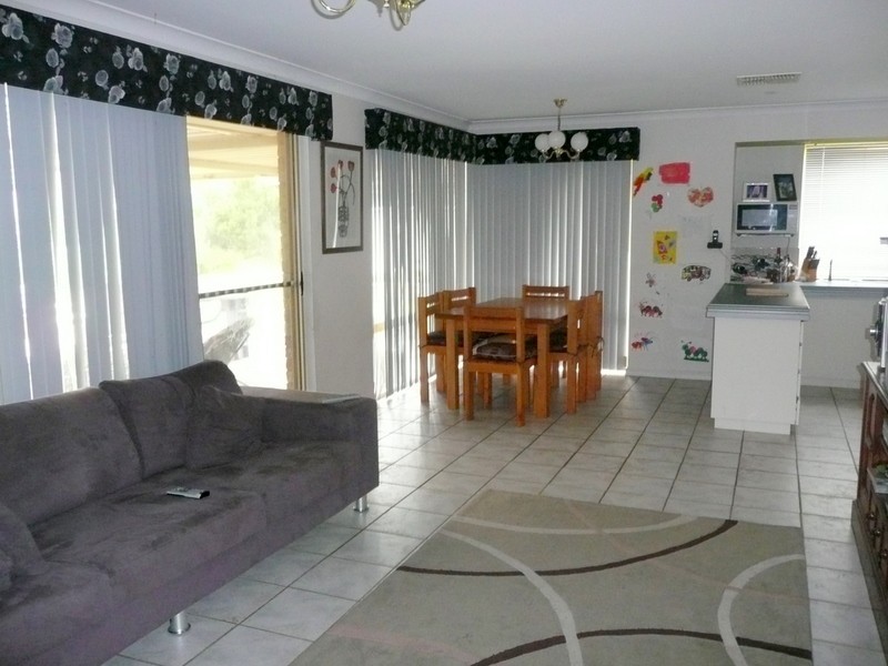 20 Fantail Drive, Bibra Lake WA 6163