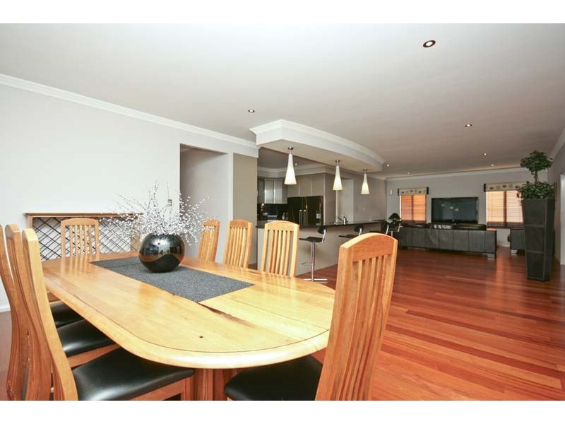 8 Dionysus Terrace, Atwell WA 6164