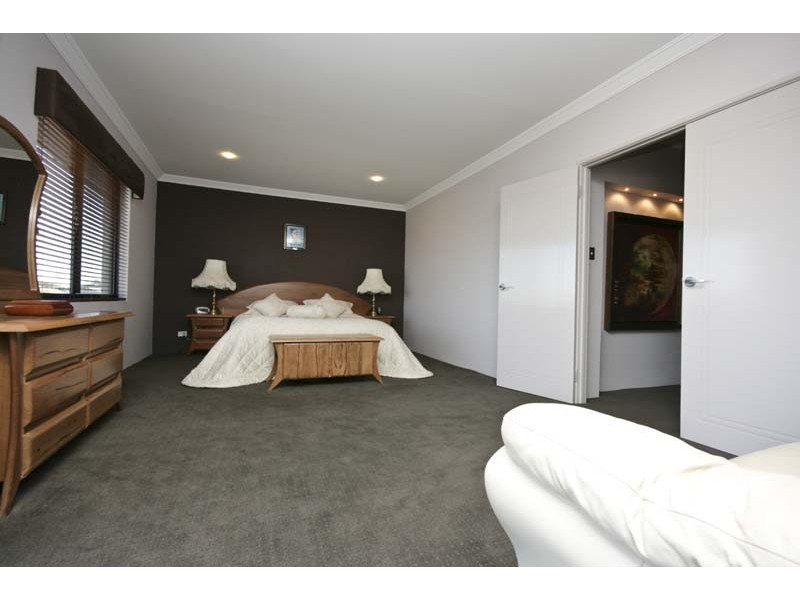8 Dionysus Terrace, Atwell WA 6164