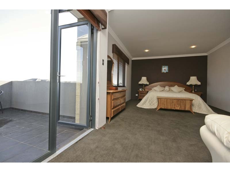 8 Dionysus Terrace, Atwell WA 6164