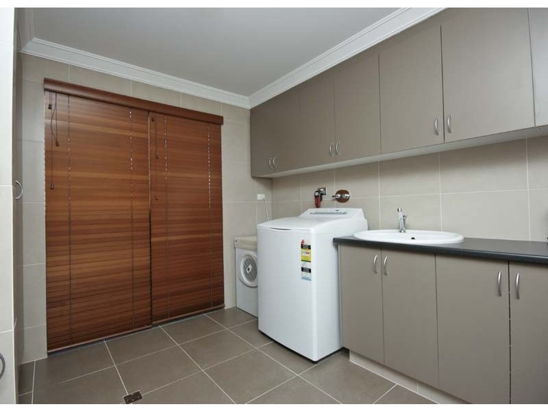 8 Dionysus Terrace, Atwell WA 6164