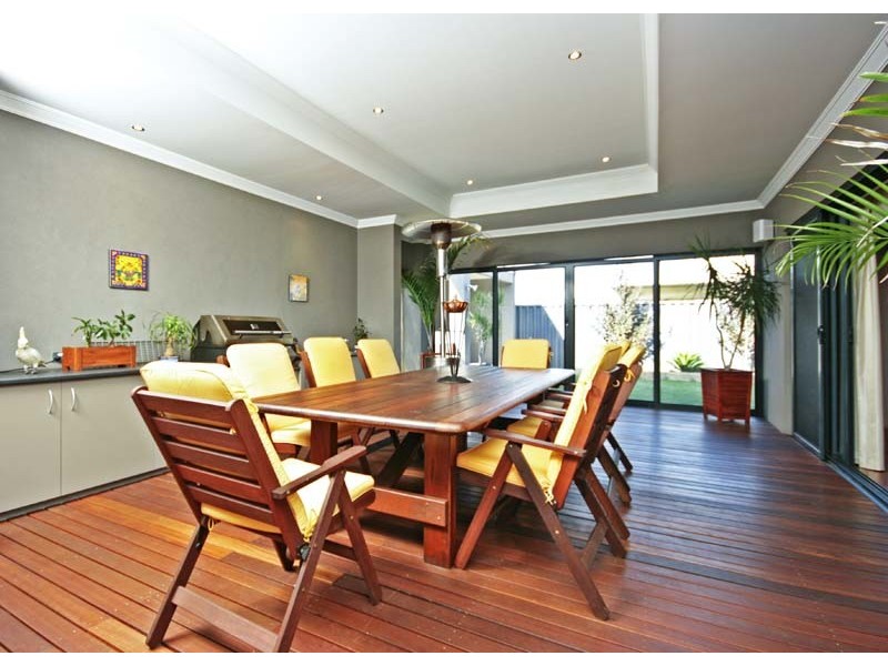8 Dionysus Terrace, Atwell WA 6164