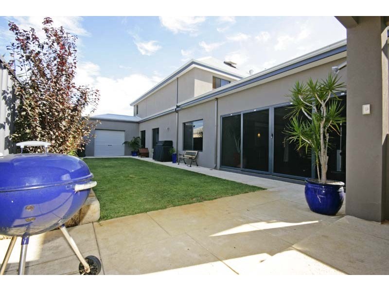 8 Dionysus Terrace, Atwell WA 6164
