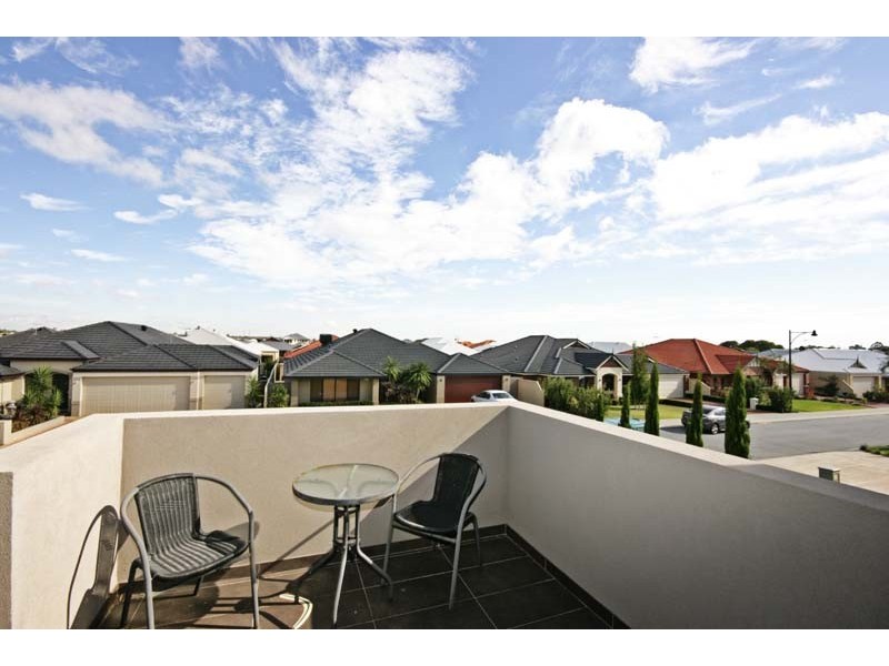8 Dionysus Terrace, Atwell WA 6164