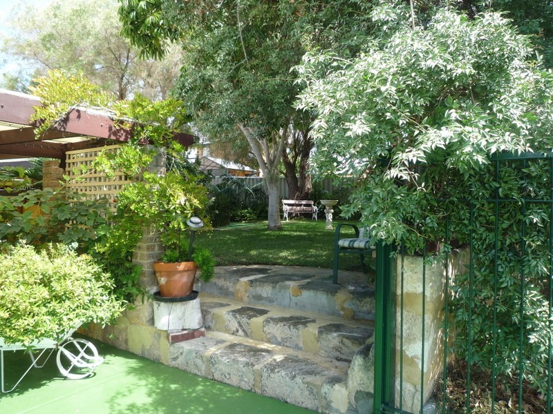 16 Coleridge Place, North Lake WA 6163