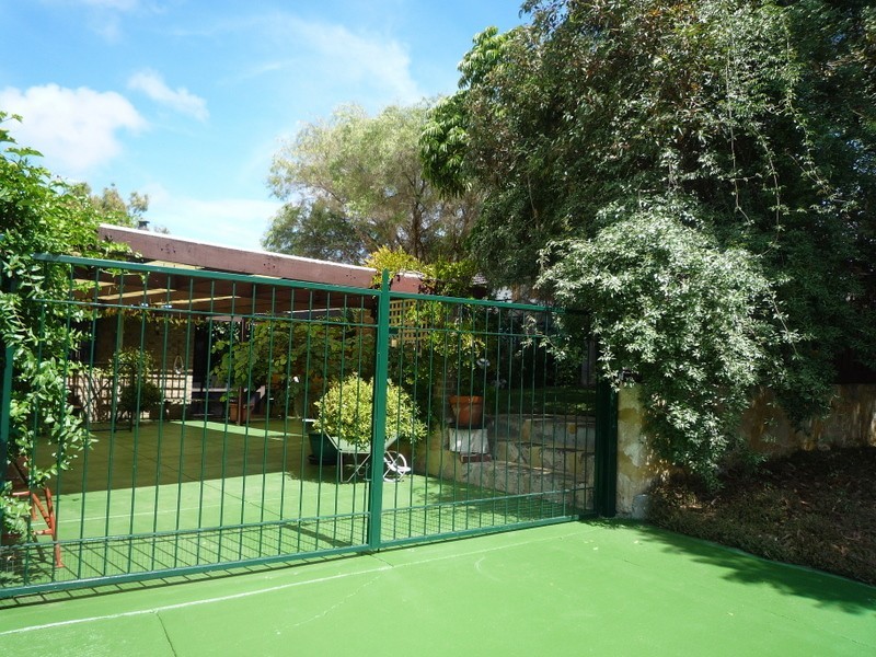 16 Coleridge Place, North Lake WA 6163