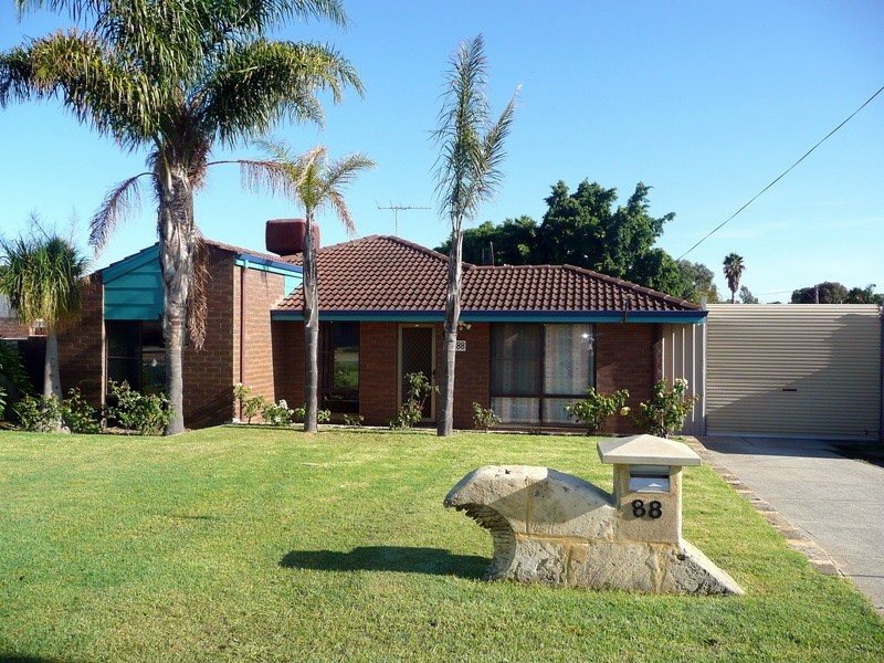 88 Glenbawn Drive, South Lake WA 6164
