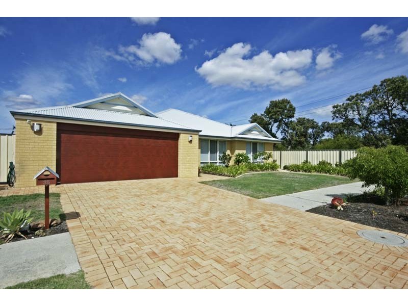 35 Leichhardt Crossing, Hammond Park WA 6164