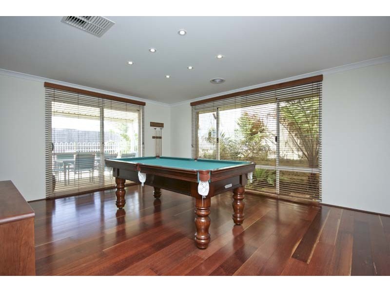 35 Leichhardt Crossing, Hammond Park WA 6164
