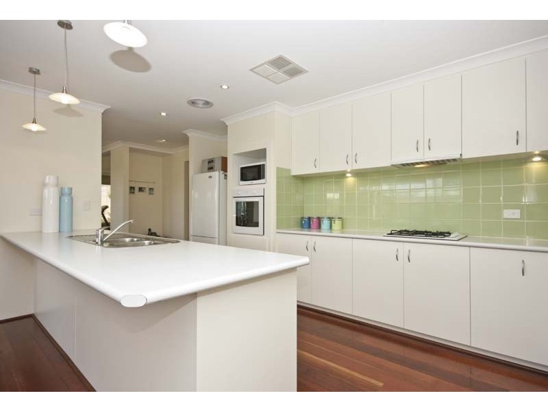 35 Leichhardt Crossing, Hammond Park WA 6164