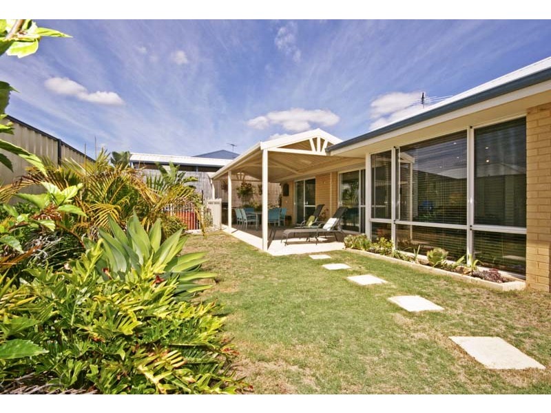 35 Leichhardt Crossing, Hammond Park WA 6164