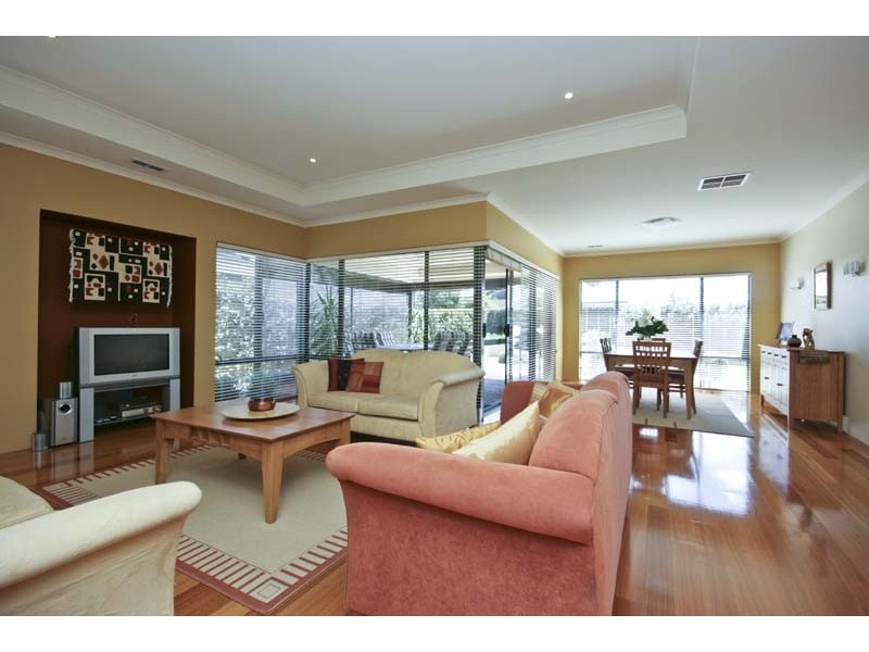 9 Beaumont Parkway, Success WA 6164