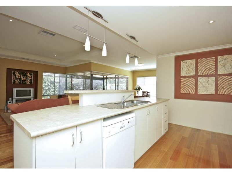 9 Beaumont Parkway, Success WA 6164