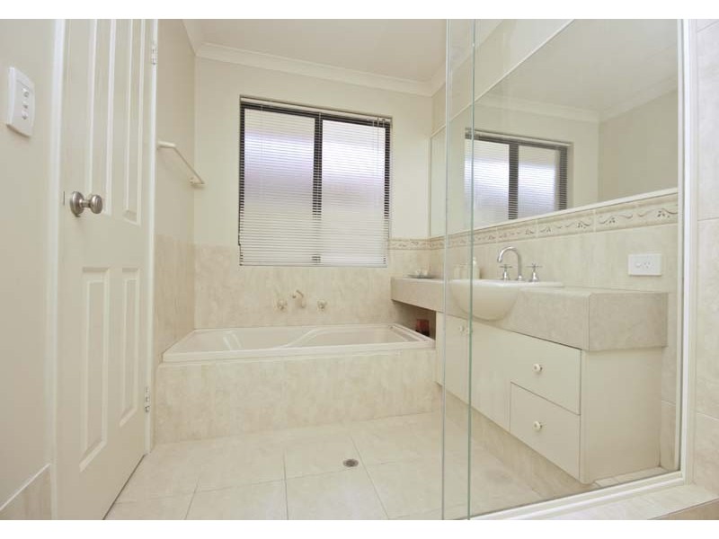 9 Beaumont Parkway, Success WA 6164