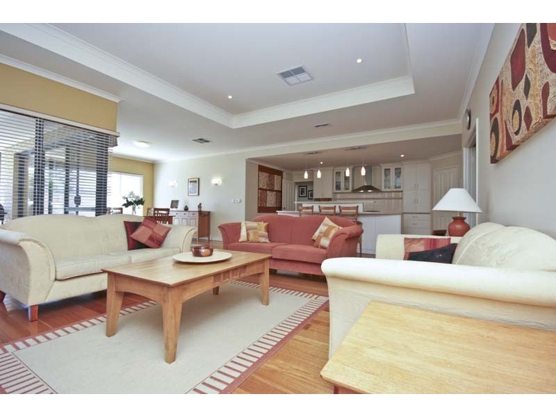 9 Beaumont Parkway, Success WA 6164
