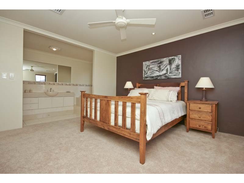 9 Beaumont Parkway, Success WA 6164