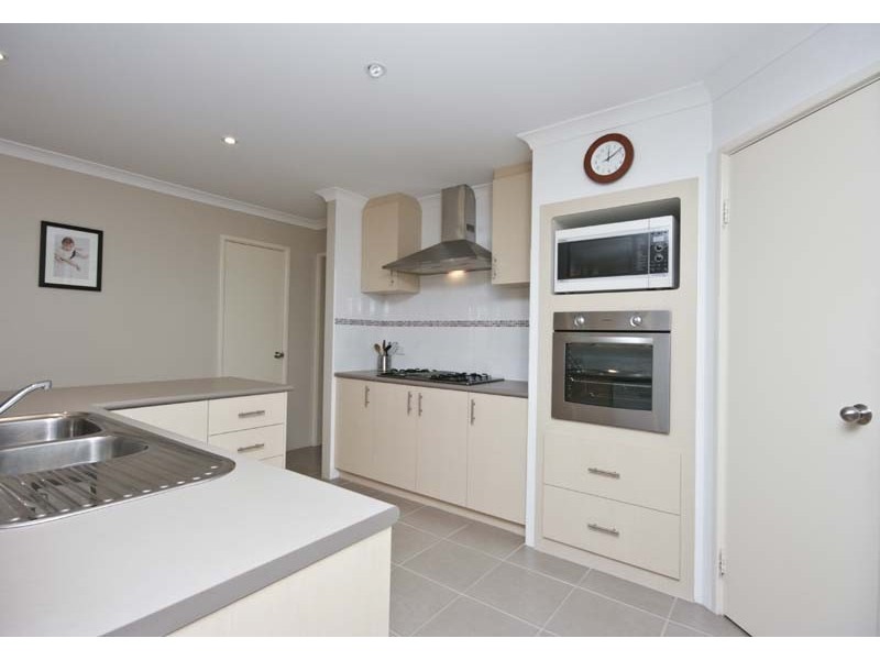 3 Goulburn Approach, Hammond Park WA 6164