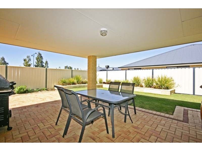 3 Goulburn Approach, Hammond Park WA 6164