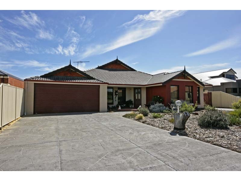 11 Swallowtail Avenue, Success WA 6164