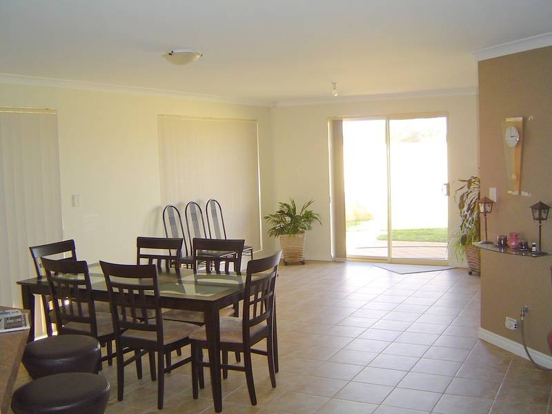 43 Minerva Loop, Success WA 6164