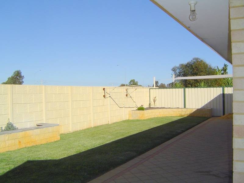 43 Minerva Loop, Success WA 6164