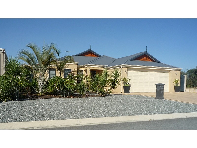 11 Astroloma Drive, Success WA 6164