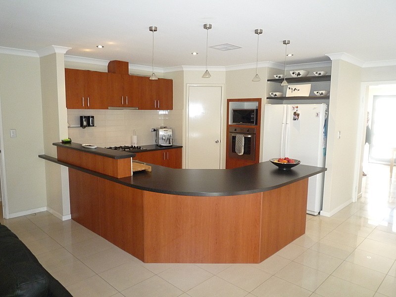 11 Astroloma Drive, Success WA 6164