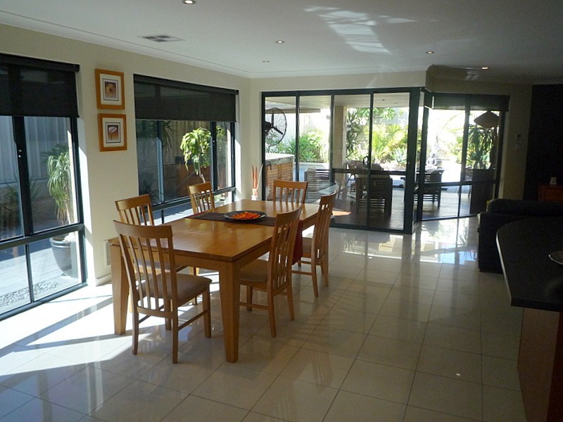 11 Astroloma Drive, Success WA 6164