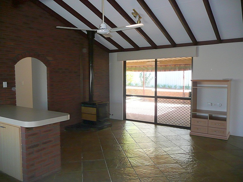 9 Meadowbank Terrace, South Lake WA 6164