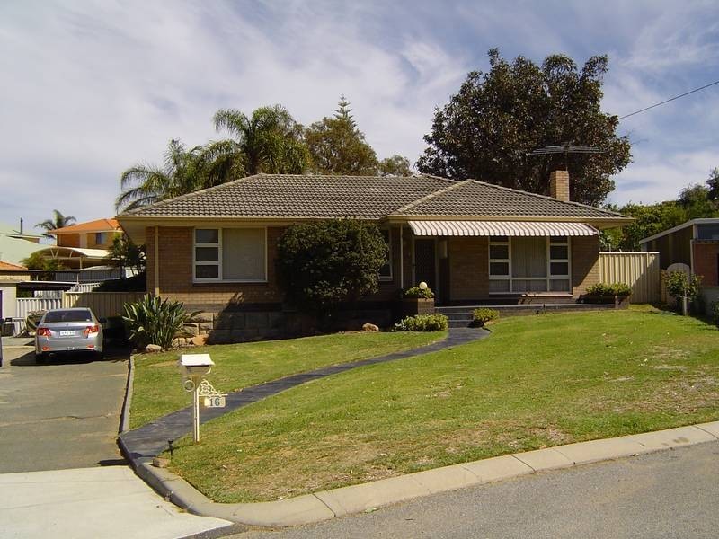 16 Ellement Parade, Coogee WA 6166