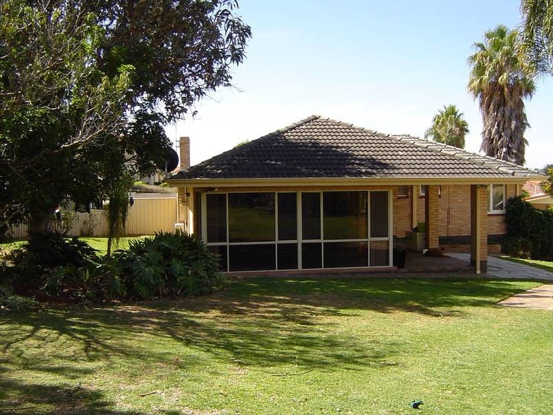 16 Ellement Parade, Coogee WA 6166