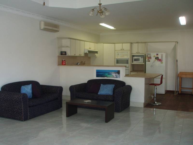 16 Ellement Parade, Coogee WA 6166