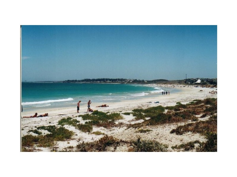 16 Ellement Parade, Coogee WA 6166