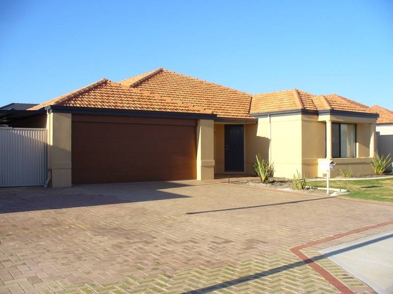 11 Heathcote Way, Bertram WA 6167