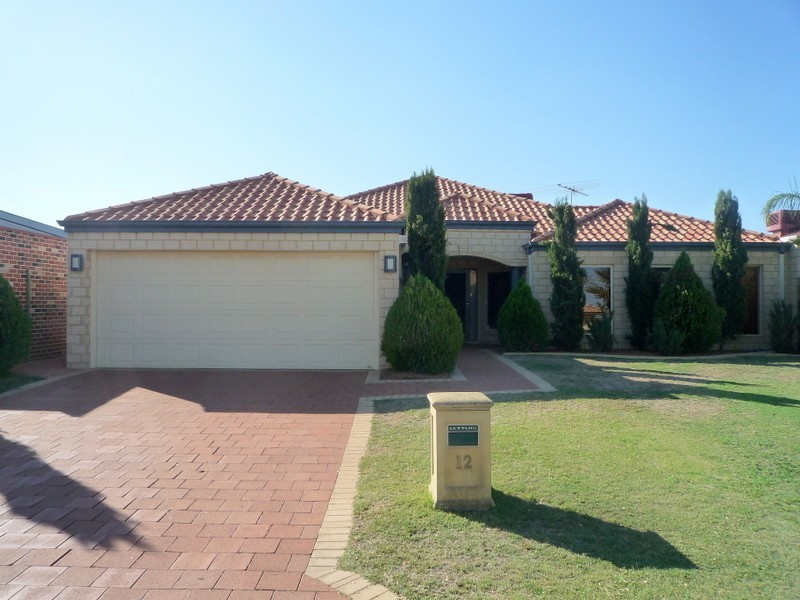 12 Jerrat Mews, Atwell WA 6164
