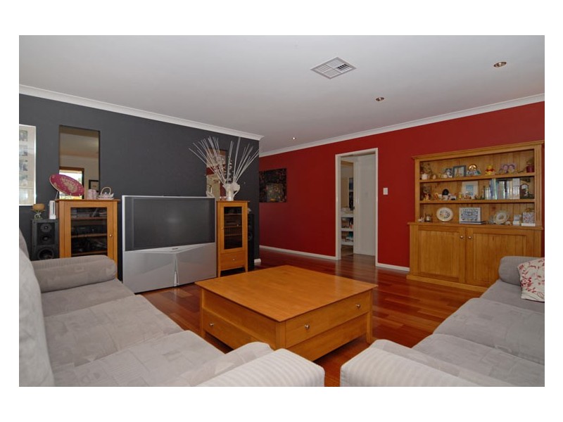 3 Colgrave Mews, South Lake WA 6164