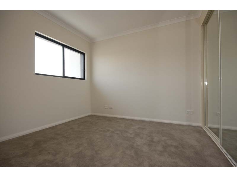 7/2 Stockton Bend, Cockburn Central WA 6164