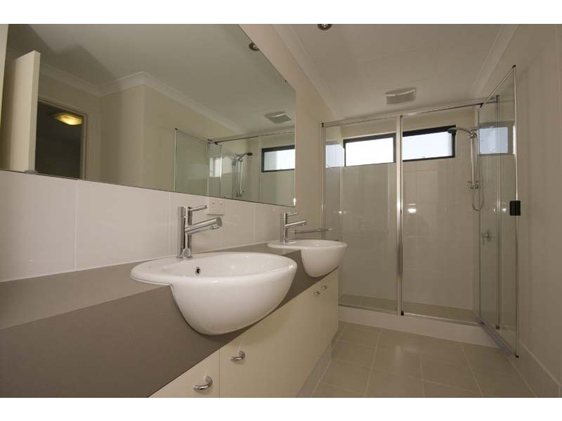 7/2 Stockton Bend, Cockburn Central WA 6164