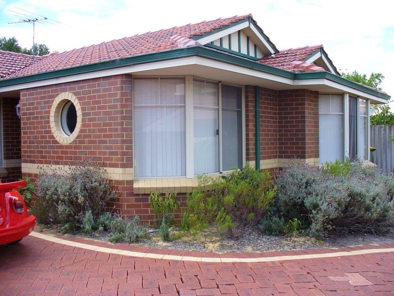 2/264 Hampton Road, South Fremantle WA 6162