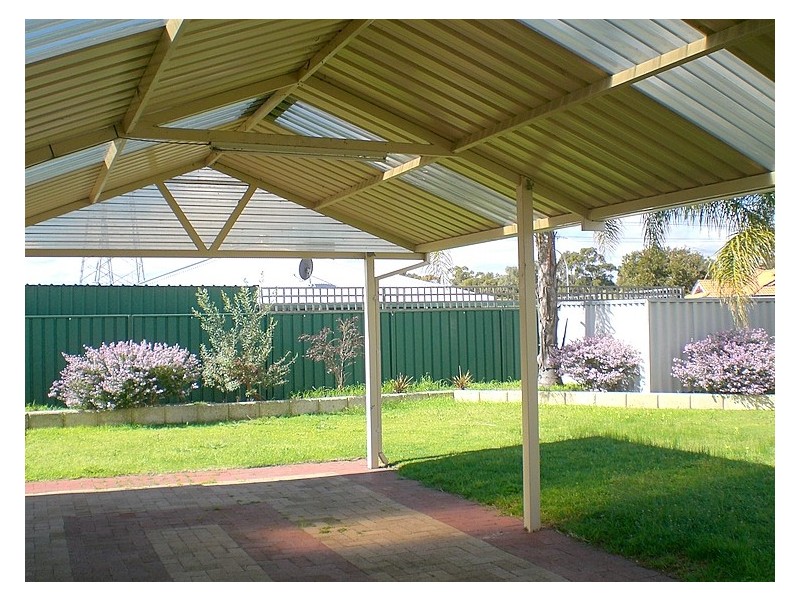 1 Impson Gardens, South Lake WA 6164