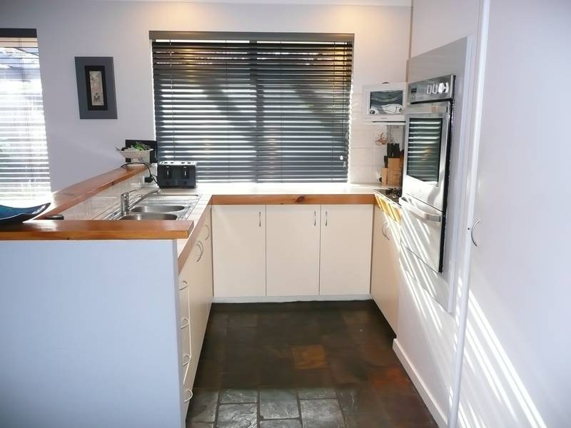 7 Lochside Grove, South Lake WA 6164