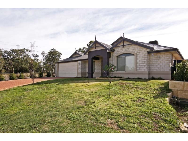 34 Montgomery Drive, Success WA 6164