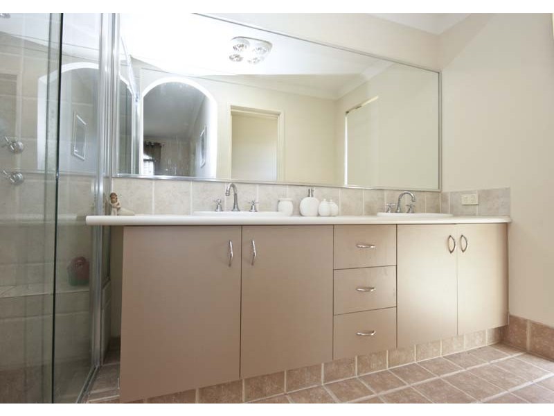 34 Montgomery Drive, Success WA 6164