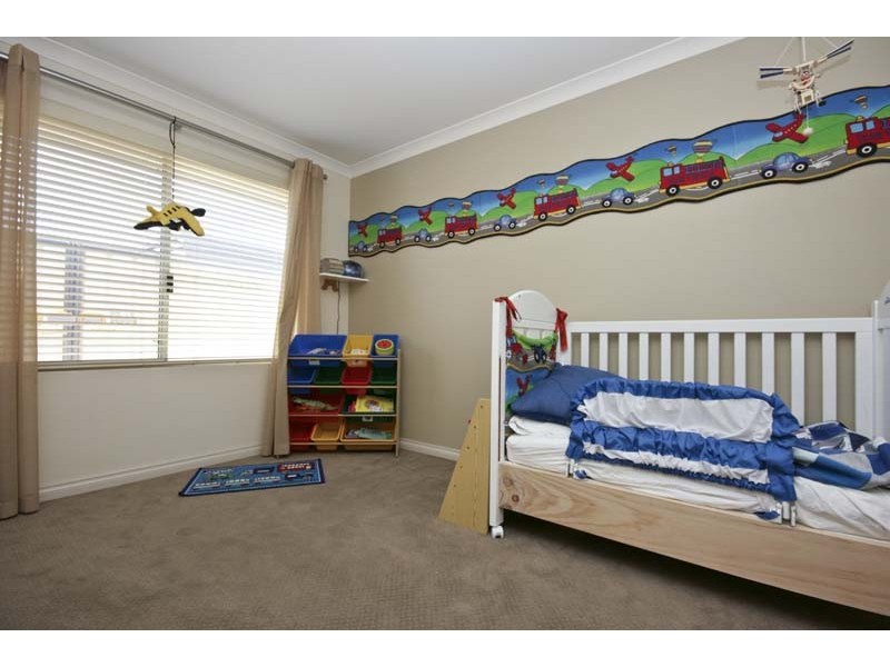 34 Montgomery Drive, Success WA 6164